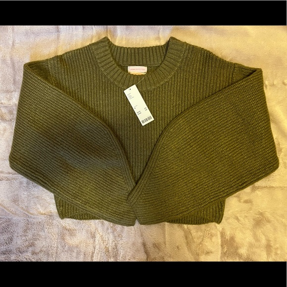 New with tags Urban Outfitters cropped sweater - Picture 2 of 2